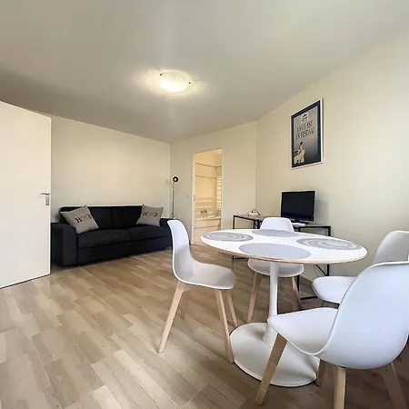 - 5mn Palais Cannes
